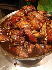 PATA TIM - pork legs in soy sauce