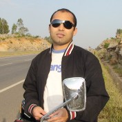 luvhari profile image