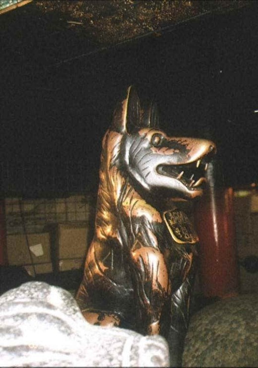 The Chief Dog Statue at the Entrance