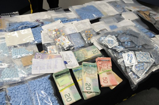 15, 000 counterfeit pills confiscated in a drugs bust in Canada in 2009. Source: Canadianmedicinenews.com