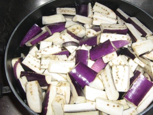 Cut brinjal / eggplants