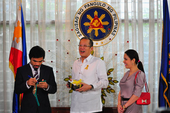 Pacquiao receives the Presidential Medal of Merit Image source: http://cdn.bleacherreport.net