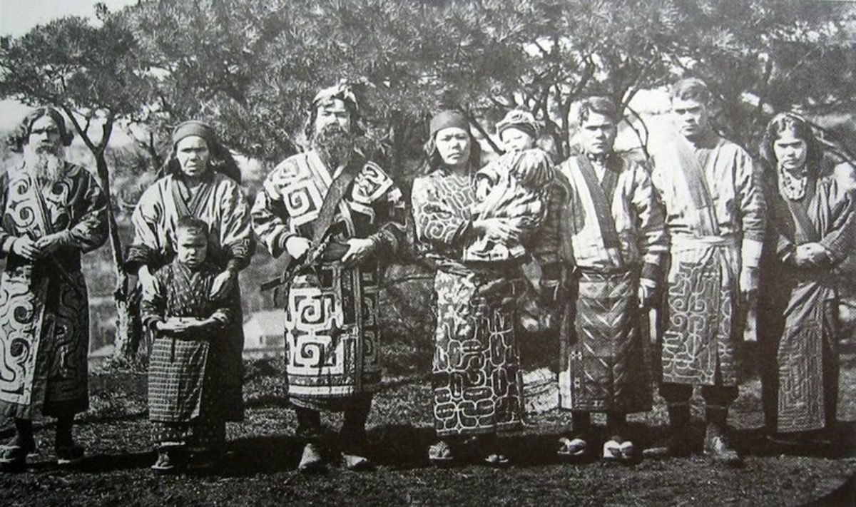 The Ainu constructed a type of totem pole in the
                  north of Japan. Northern Asians are linked to North
                  American Natives.