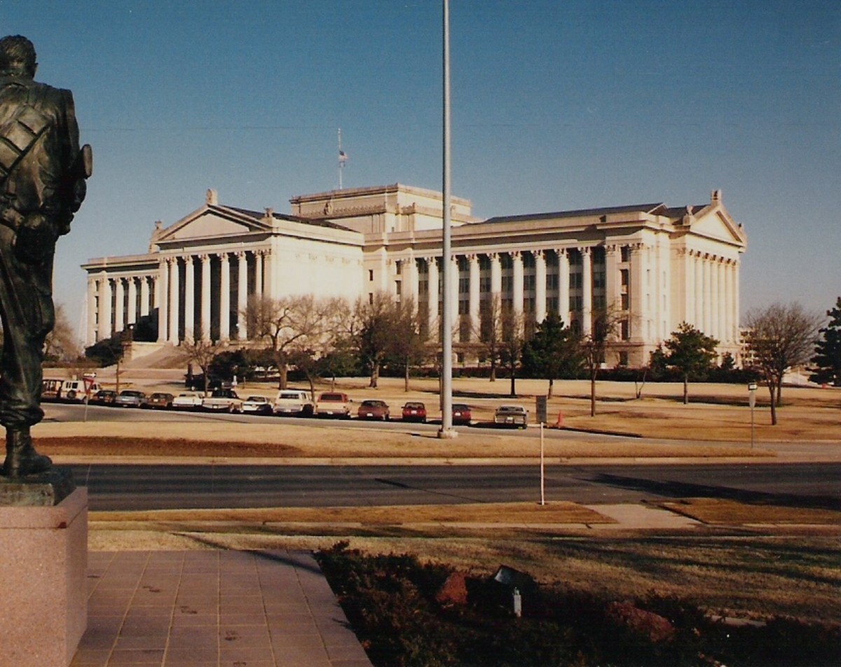 Vintage shot of Oklahoma's state capitol. It now has a dome. 
