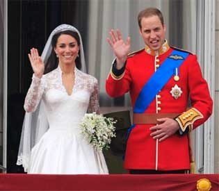 Here they are. The newly wedded royal couple!