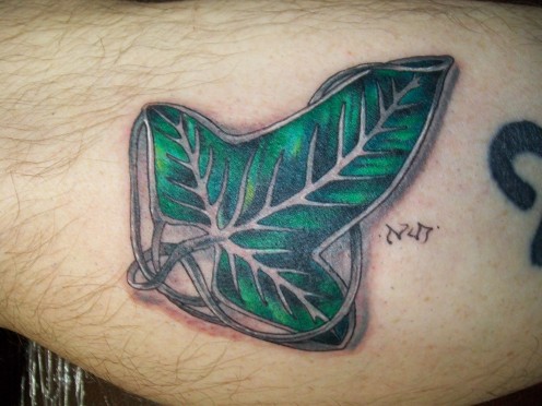 Leaf of Lothlorien brooch tattoo, created by Rogerio Silva from Pussycat tattoo - Las Vegas, USA