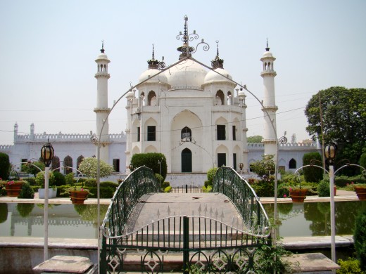 The beautiful mosque inside the Chhota Imam Bargah