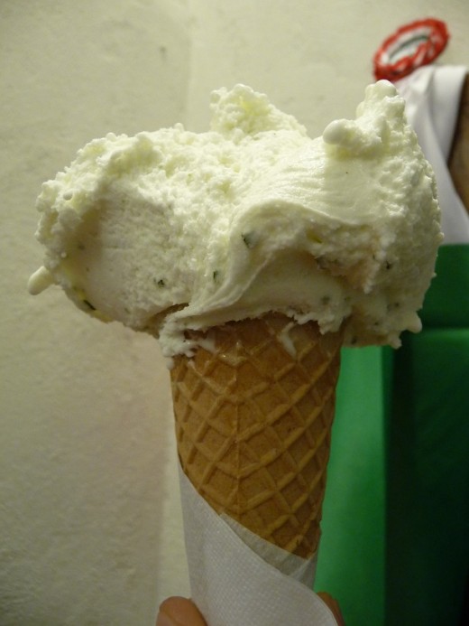Notice the tiny pieces of crushed mint blended into the creamy gelato- absolutely divine!!!