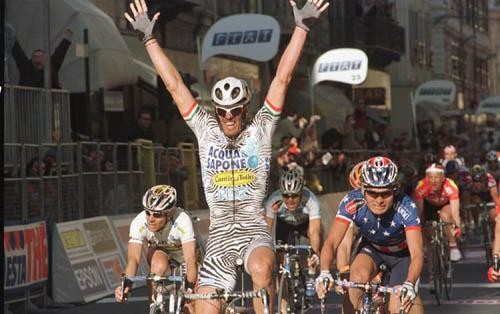 Acqua Sapone- Mario Cipollini in the Roberto Cavalli designed kit which has a marmite effect on many. They hate it- I love it!