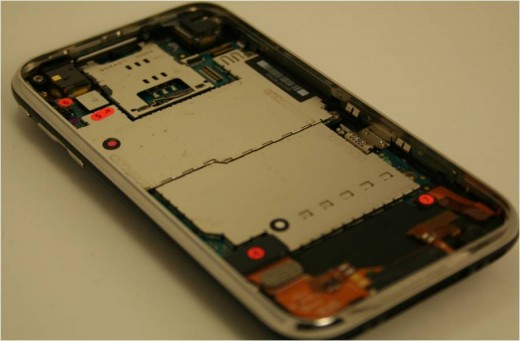 Logic board water damage sensors on the iPhone 3GS