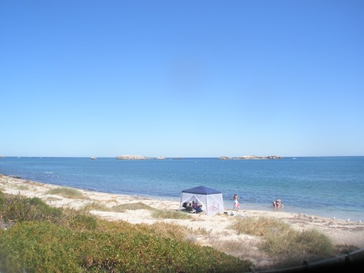 Our brain tends to engage in positive types of thoughts. When we do contemplate defeat and heartache, we tend to focus on how these can be avoided. Our brain tends to engage in positive types of thoughts. When we do contemplate defeat and heartache, we tend to focus on how these can be avoided.