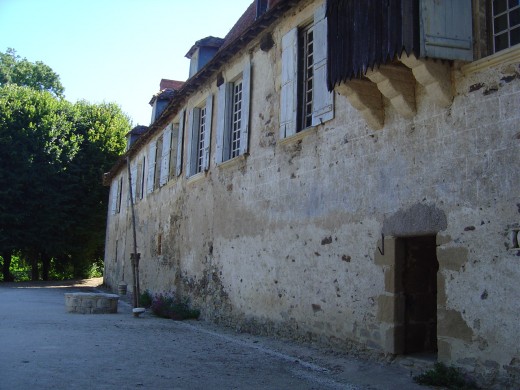 A long courtyard at the back was used for trials