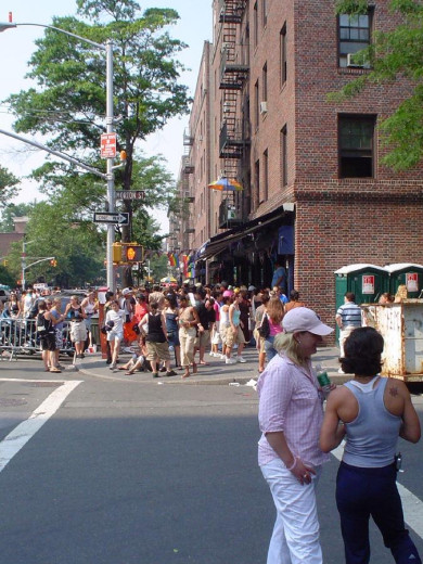 Henrietta Hudson's bar is nearly impossible to get into during Pride weekend--try hitting it up the week before instead