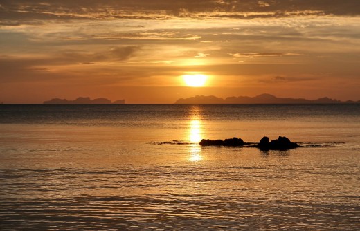 Bild "Goldener-Sonnenuntergang-Thailand" von bilder.n3po.com