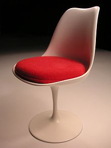 1950s Tulip chair by Eero Saarinen.