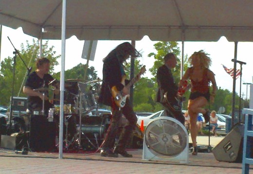 Liza Colby Sound performing at the Promenade.
