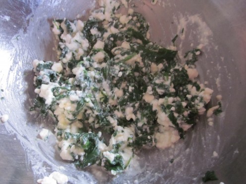 Combine Feta Cheese, Chopped Spinach and Milk. Mix well.