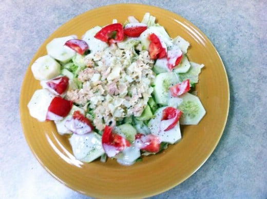 A Tuna Salad Salad that is healthy and low in calories.