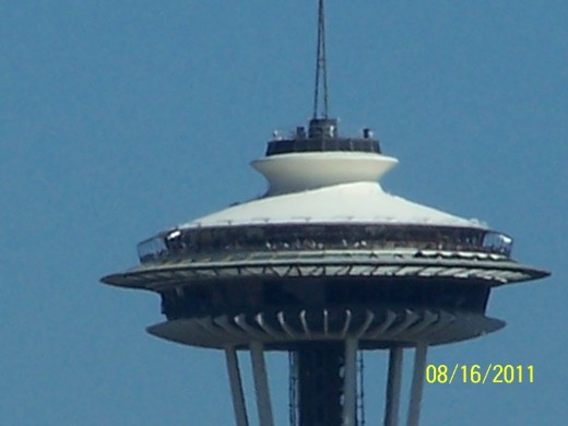 SEATTLE SPACE NEEDLE UP CLOSE
