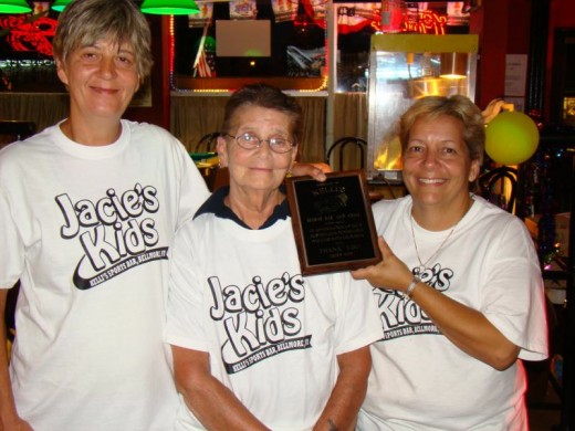 Jacie is a terrific lady who helps Kids that are sick. She's featured in the pic (middle) Presenting an award.