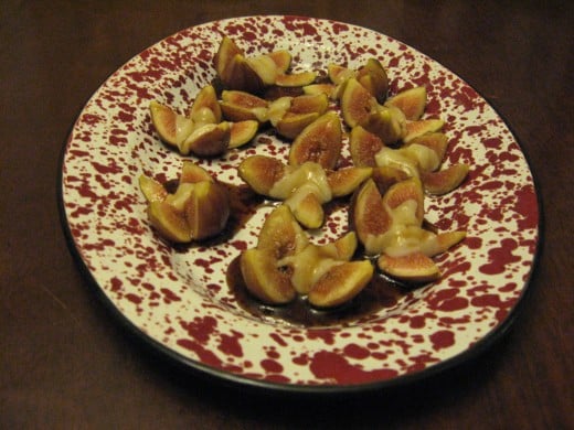 Roasted figs stuffed with cheese make delicious Thanksgiving appetizers!