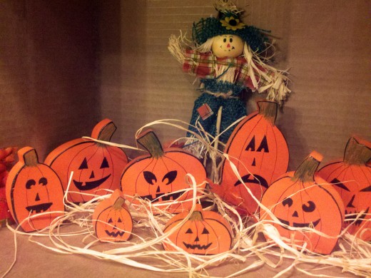 These cute little pumpkins were so easy to create. They will most certainly make a great addition to anyone's Halloween decor. (Click to see a full sized photo)