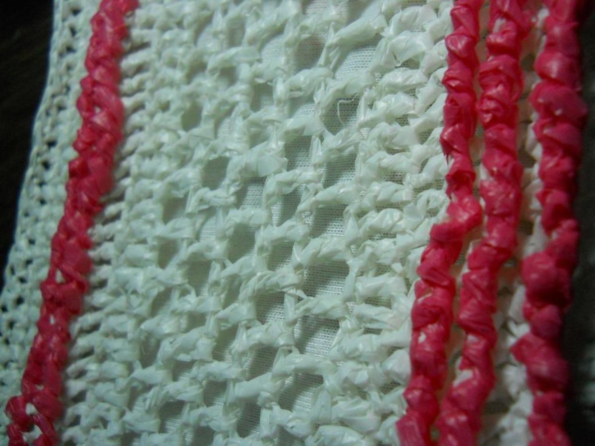 BROKEN PROMISE Crochet Pouch focus on the stitch pattern