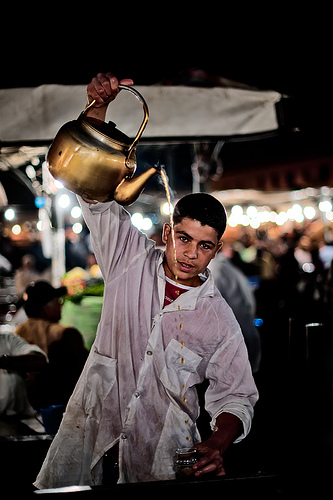 Morrocan Tea served the traditional way from height on the Djemaa el Fna. 