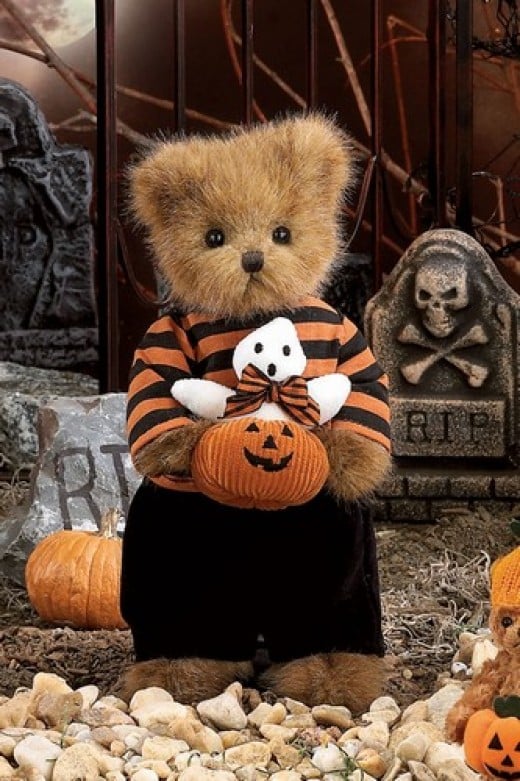 halloween bear figurines