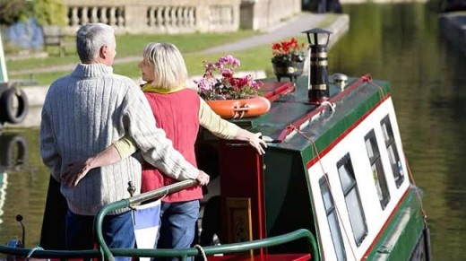 View the countrys water ways with a relaxing trip on a narrow boat.