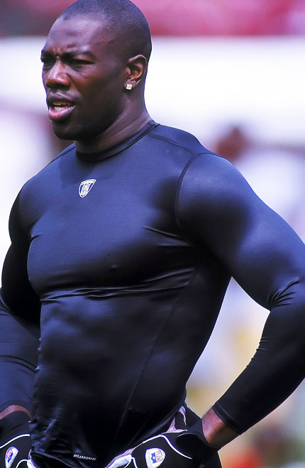 T.O works out in front of a film crew to audition for all 32 NFL teams.
