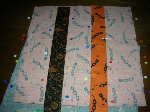 All fabrics (tote and handle pieces) pinned together