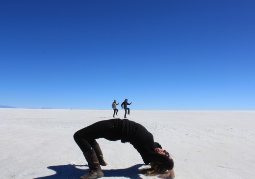 Walking on the Giants Stomach - Perspective photography - Salar de Uyun