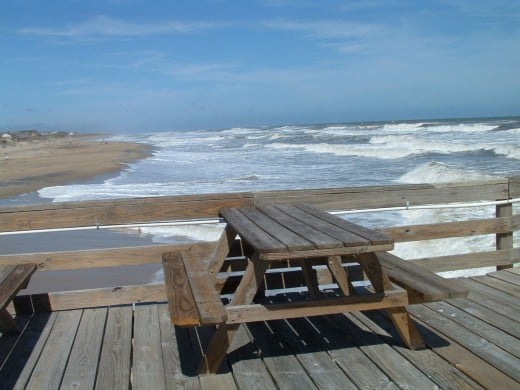 This fishing pier is a great place to picnic. 