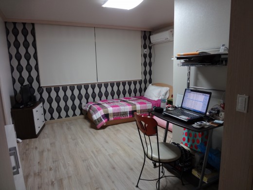My 2nd studio apartment.  The first one was extremely small. When this one opened up next door, I asked to move in.  I pay an extra 50,000 won (roughly $50) extra per month to stay here.  