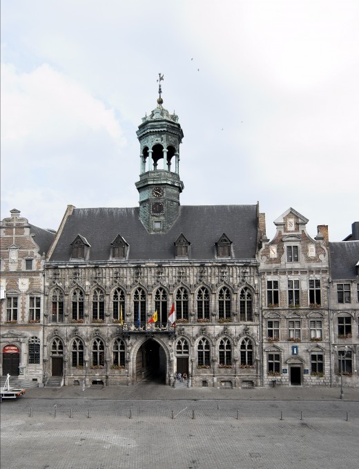 City Hall, Mons