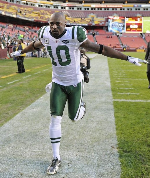 Santonio "ToneTime" Holmes runs off the field at the end of the game (AP Photo/Nick Wass)