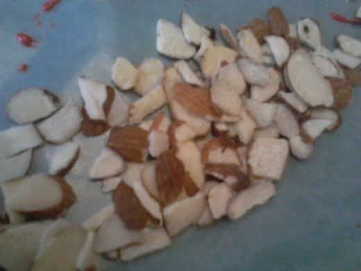 Sliced almonds