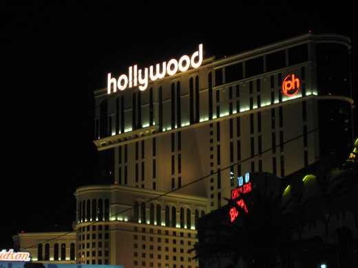 Planet Hollywood (Las Vegas) at night