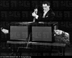 The Magician-- a simile poem