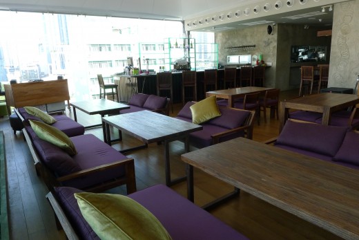 There's a full kitchen in the bar/lounge area.