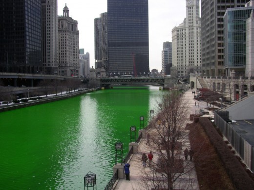 Chicago's river dyed green for St Patrick's Day