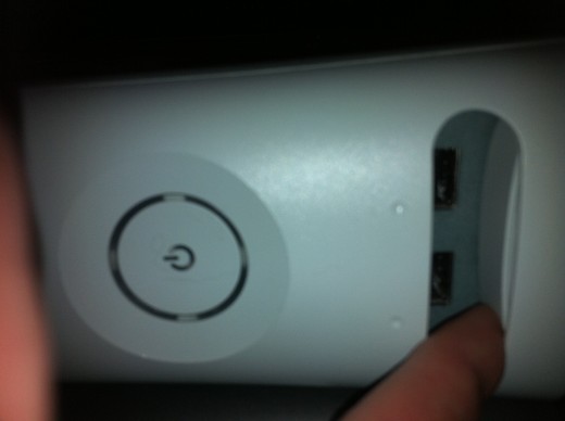 Make sure no devices are connected to the Xbox 360's USB ports. Devices connected to the USB ports can occasionally prevent the console from playing your disc.