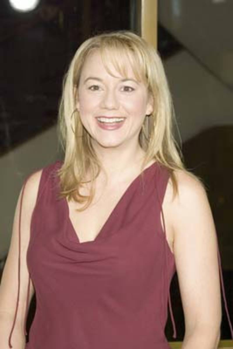 Megyn Price Hot Photos And Videos | HubPages