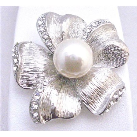 Flower 5 Petals Brooch With White Pearls In the Middle Bridal Affordable Inexpensive Brooch Brooch NEW Bridal Bridemaids Wedding Cake Brooch W/ Sparkling Crystals