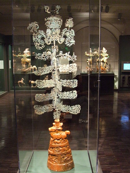  "Money Tree," an ancient Han Dynasty Chinese sculpture.
