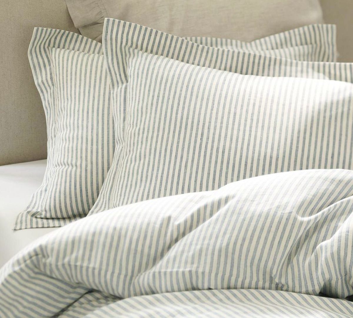 How To Make An Inexpensive Duvet Comforter Cover Using Flat Sheets