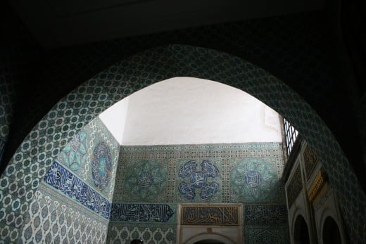 Tiled arches and arch designs are very common in Islamic architecture.