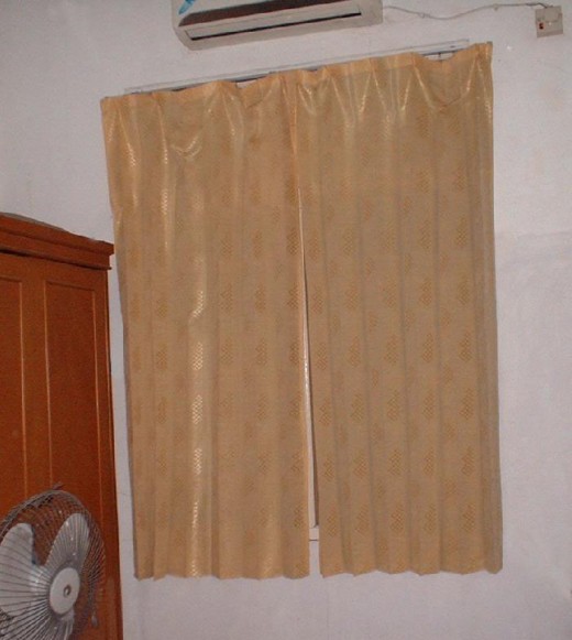 Curtain with very simple design