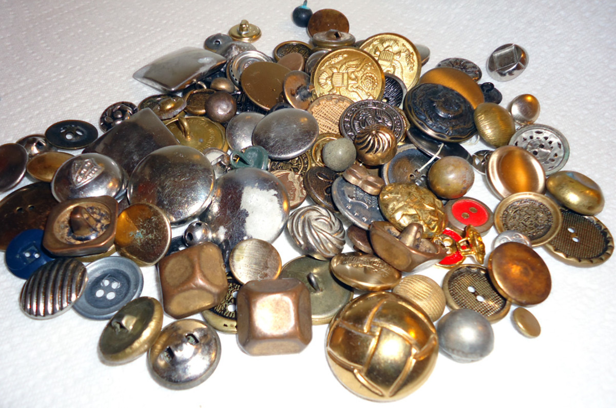Dating old metal buttons